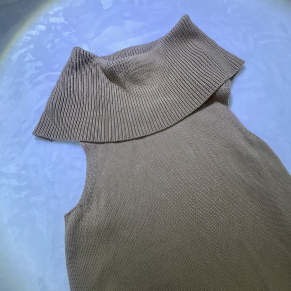 Michael Kors Women's Sleeveless Dark Tan Sweater Cowl Neck Size Small - Picture 2 of 10